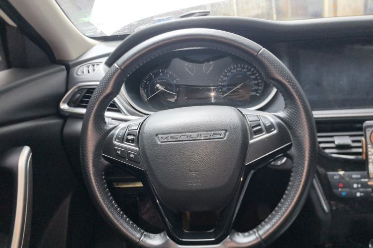 Used Venucia T90 2018 2.0L CVT Smart Connect Luxury Edition China V Standard Steering Wheel