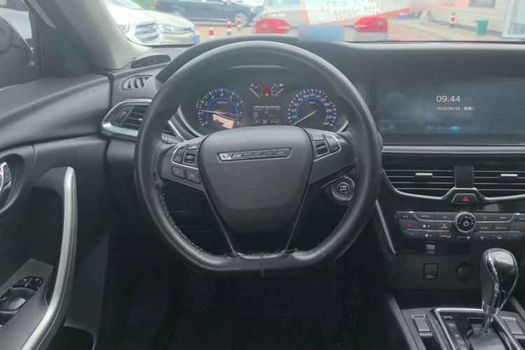 Used Venucia T90 2018 2.0L CVT Smart Connect Luxury Edition China V Standard Steering Wheel