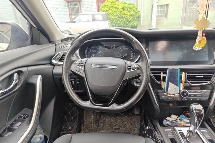 Used Venucia T90 2018 2.0L CVT Smart Connect Prestige Version China VI Standard Steering Wheel