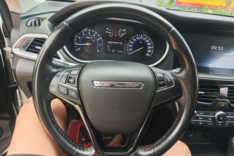 Used Venucia T90 2018 2.0L CVT Smart Connect Prestige Version China VI Standard Steering Wheel