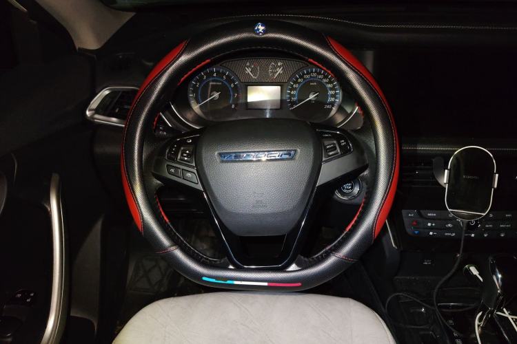 Used Venucia T90 2018 2.0L CVT Smart Connect Luxury Edition China V Standard Steering Wheel