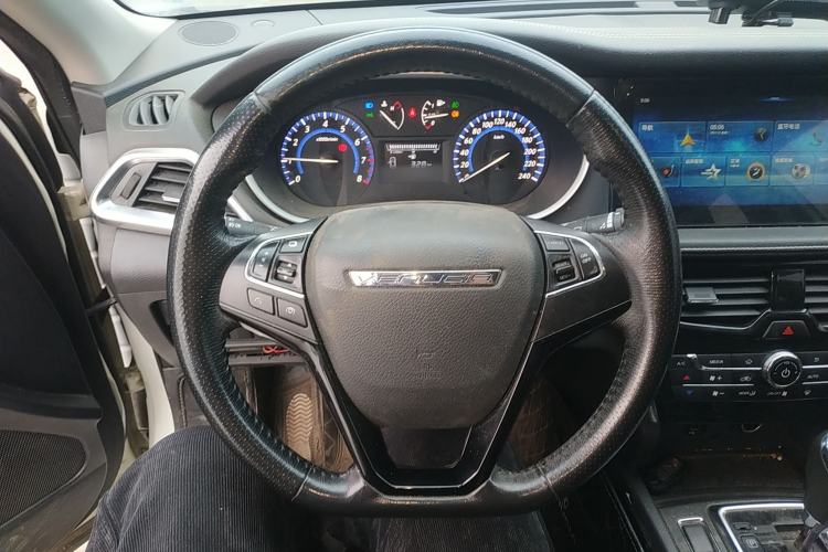 Used Venucia T90 2018 2.0L CVT Smart Connect Prestige Version China VI Standard Steering Wheel