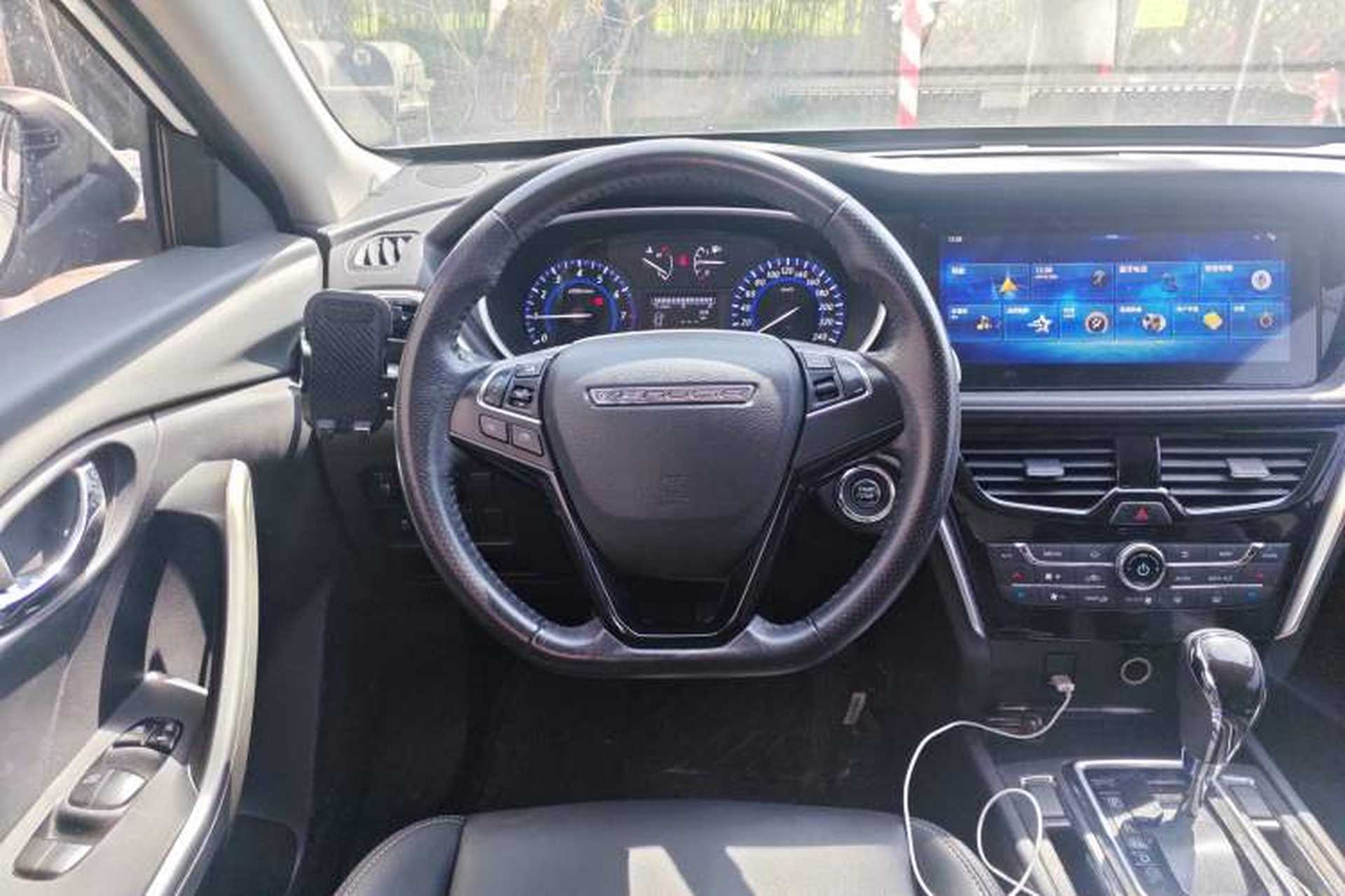 Used Venucia T90 2018 2.0L CVT Smart Connect Luxury Edition China V Standard Steering Wheel