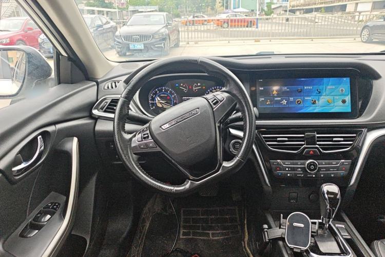 Used Venucia T90 2018 2.0L CVT Smart Connect Prestige Version China VI Standard Steering Wheel