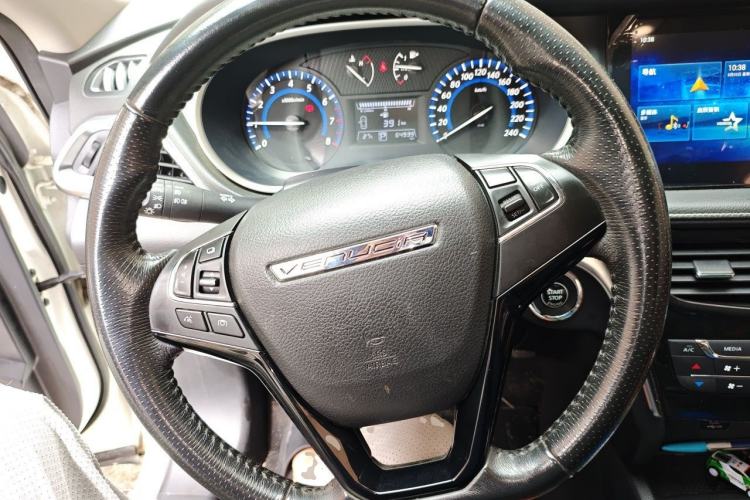 Used Venucia T90 2018 2.0L CVT Smart Connect Luxury Edition China V Standard Steering Wheel
