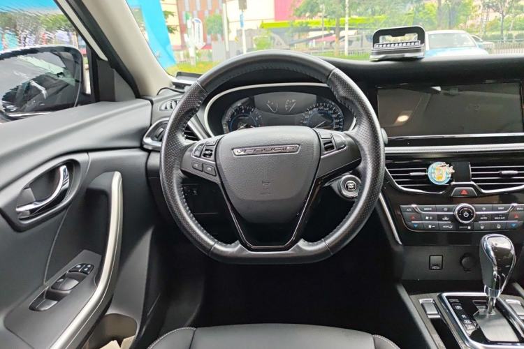 Used Venucia T90 2018 2.0L CVT Smart Connect Prestige Version China VI Standard Steering Wheel