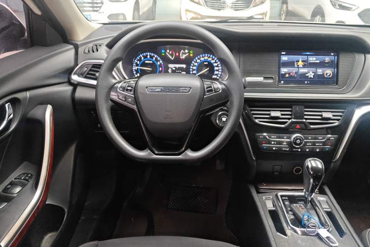 Used Venucia T90 2018 2.0L CVT Smart Connect Fashion Edition China VI Standard Steering Wheel