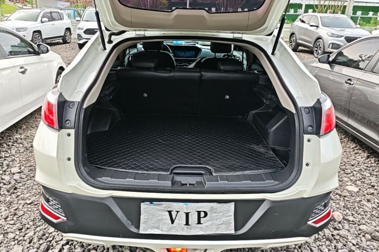 Used Venucia T90 2018 2.0L CVT Smart Connect Luxury Edition China V Standard Trunk