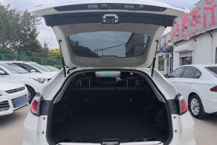 Used Venucia T90 2018 2.0L CVT Smart Connect Luxury Edition China V Standard Trunk