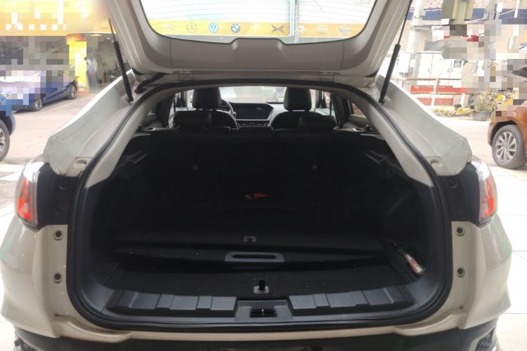 Used Venucia T90 2018 2.0L CVT Smart Connect Luxury Edition China V Standard Trunk