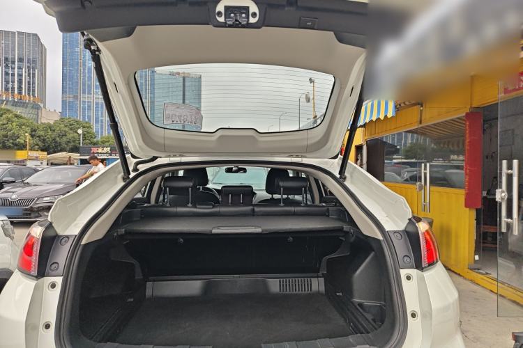 Used Venucia T90 2018 2.0L CVT Smart Connect Luxury Edition China V Standard Trunk