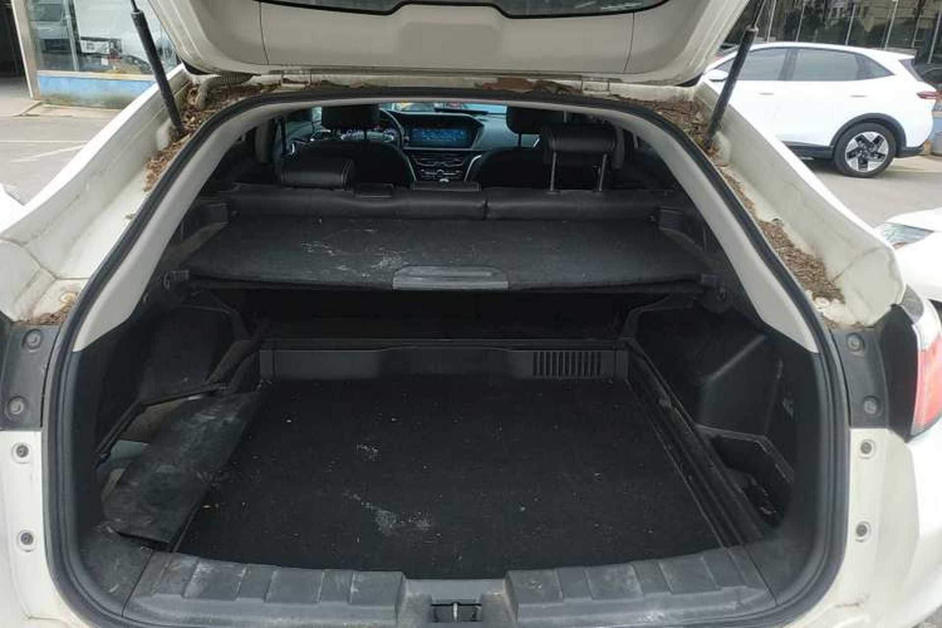 Used Venucia T90 2018 2.0L CVT Smart Connect Prestige Version China VI Standard Trunk