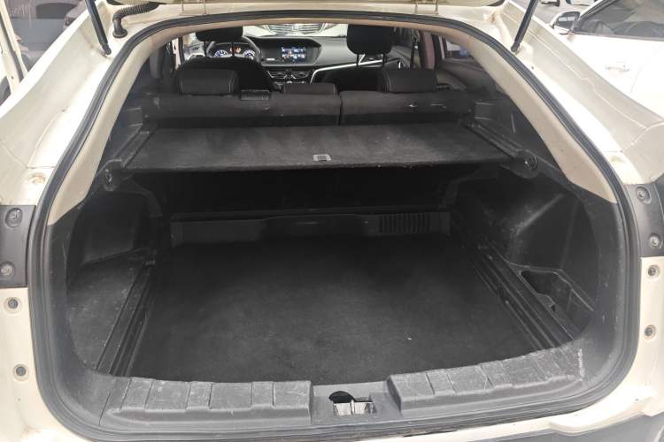 Used Venucia T90 2018 2.0L CVT Smart Connect Fashion Edition China VI Standard Trunk