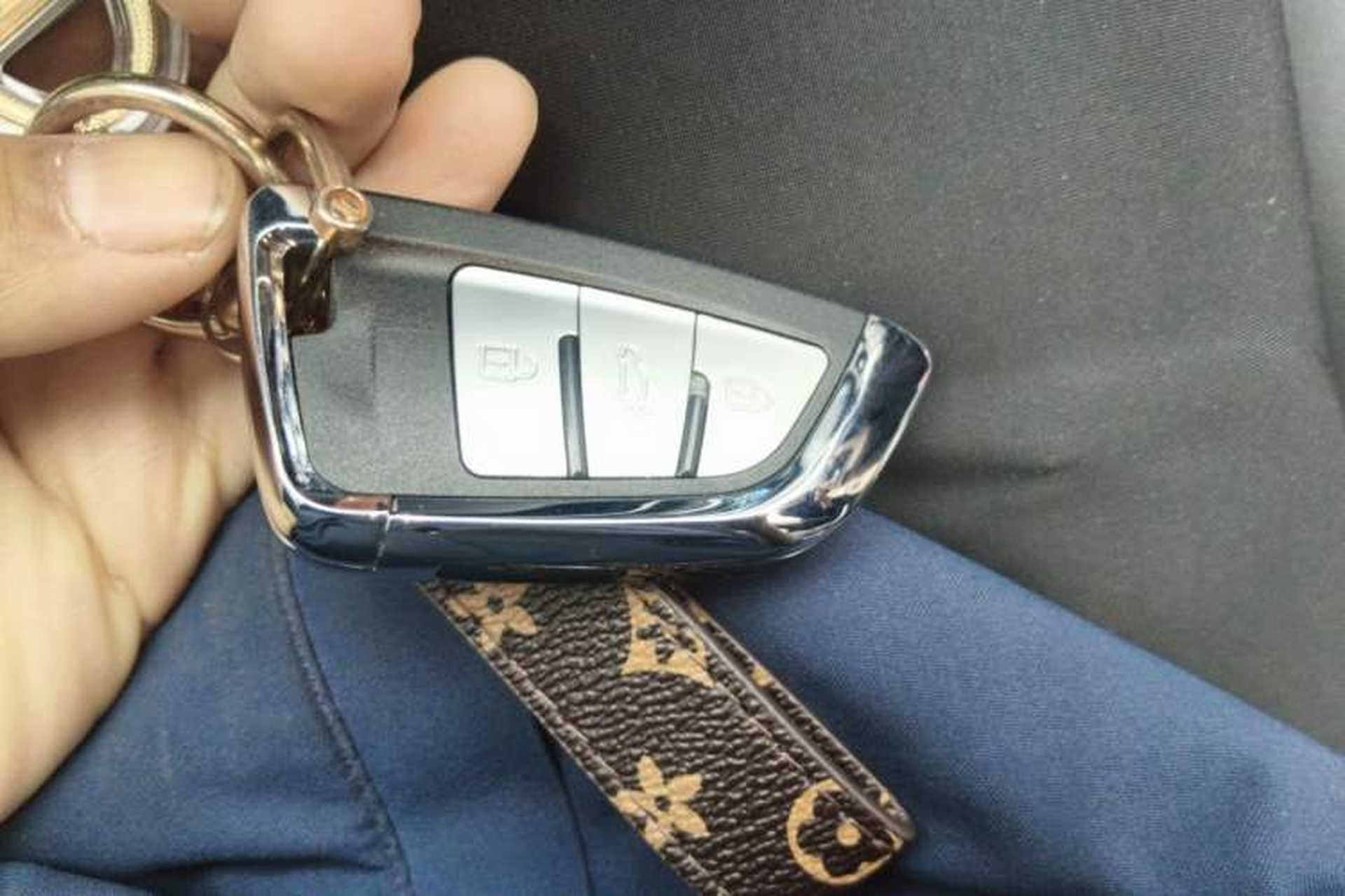 Used Venucia T90 2018 2.0L CVT Smart Connect Prestige Version China VI Standard Vehicle Key