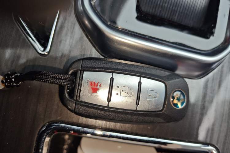 Used Venucia T90 2018 2.0L CVT Smart Connect Luxury Edition China V Standard Vehicle Key