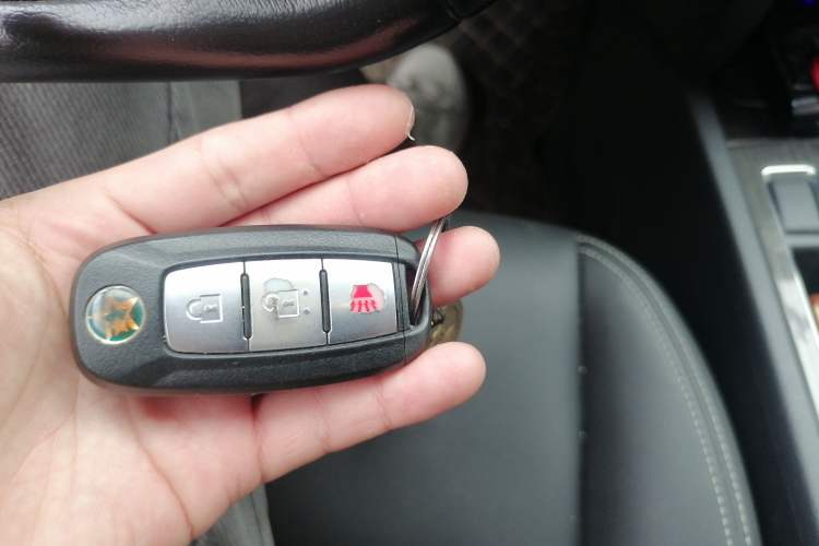 Used Venucia T90 2018 2.0L CVT Smart Connect Luxury Edition China V Standard Vehicle Key