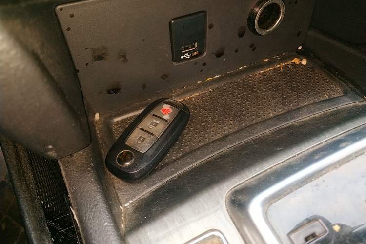 Used Venucia T90 2018 2.0L CVT Smart Connect Prestige Version China VI Standard Vehicle Key