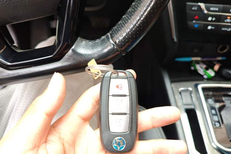 Used Venucia T90 2018 2.0L CVT Smart Connect Luxury Edition China V Standard Vehicle Key