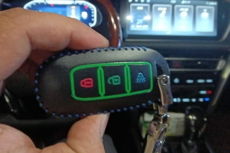 Used Venucia T90 2020 2.0L CVT Smart Connect & Smooth Drive Edition Vehicle Key