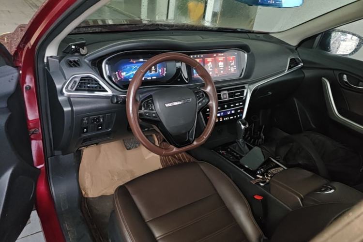 Used Venucia T90 2020 2.0L CVT Smart Connect & Smooth Drive Edition Center Console