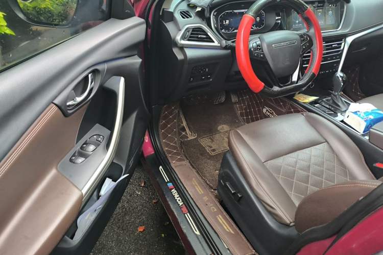 Used Venucia T90 2020 2.0L CVT Smart Connect & Drive Edition Driver Seat