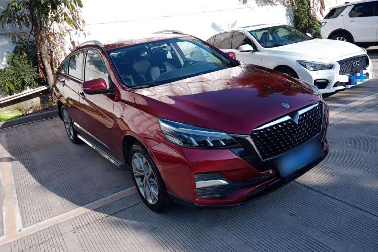 Used Venucia T90 2020 2.0L CVT Smart Connect & Smooth Drive Edition Front Right 45 Deg