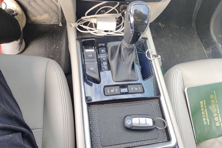 Used Venucia T90 2020 2.0L CVT Smart Connect & Drive Edition Gear Lever