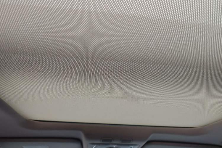 Used Venucia T90 2020 2.0L CVT Smart Connect & Smooth Drive Edition Headliner