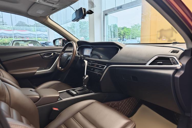 Used Venucia T90 2020 2.0L CVT Smart Connect & Smooth Drive Edition Interior 1