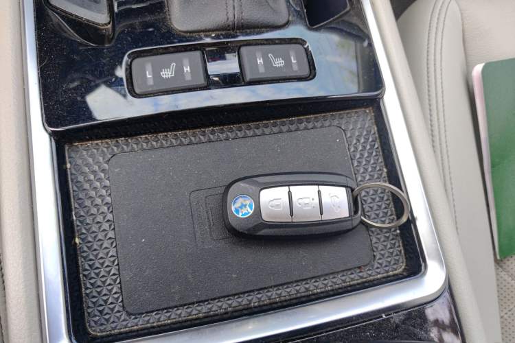 Used Venucia T90 2020 2.0L CVT Smart Connect & Drive Edition Interior 1