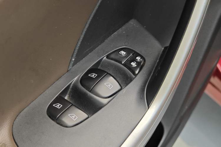Used Venucia T90 2020 2.0L CVT Smart Connect & Smooth Drive Edition Interior 10