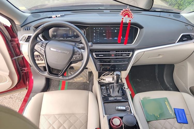 Used Venucia T90 2020 2.0L CVT Smart Connect & Drive Edition Interior 2