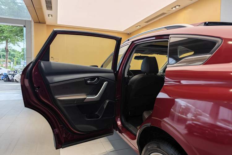 Used Venucia T90 2020 2.0L CVT Smart Connect & Smooth Drive Edition Interior 3