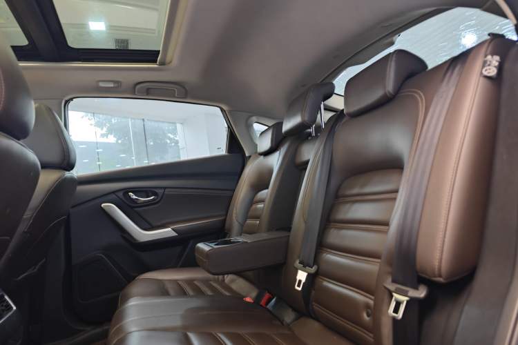 Used Venucia T90 2020 2.0L CVT Smart Connect & Smooth Drive Edition Interior 4