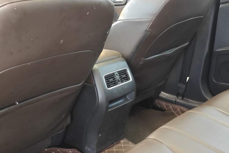 Used Venucia T90 2020 2.0L CVT Smart Connect & Smooth Drive Edition Interior 5