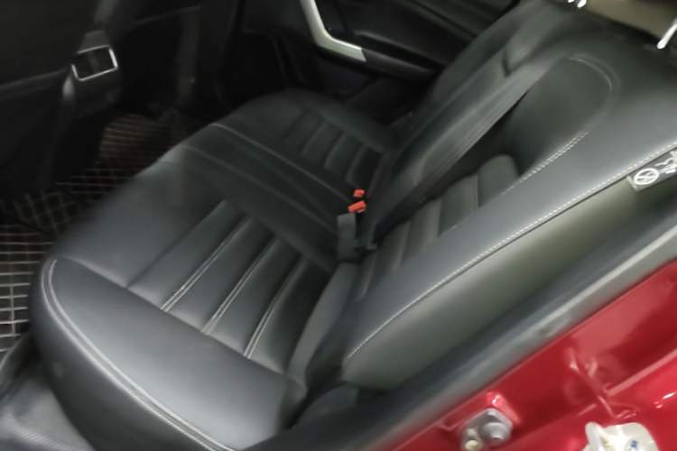 Used Venucia T90 2020 2.0L CVT Smart Connect & Smooth Drive Edition Left Rear Seat