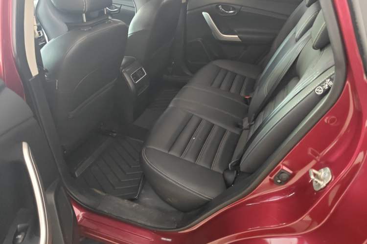 Used Venucia T90 2020 2.0L CVT Smart Connect & Smooth Drive Edition Left Rear Seat