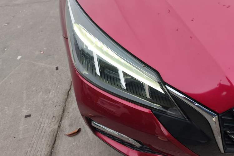Used Venucia T90 2020 2.0L CVT Smart Connect & Smooth Drive Edition Right Front Headlight
