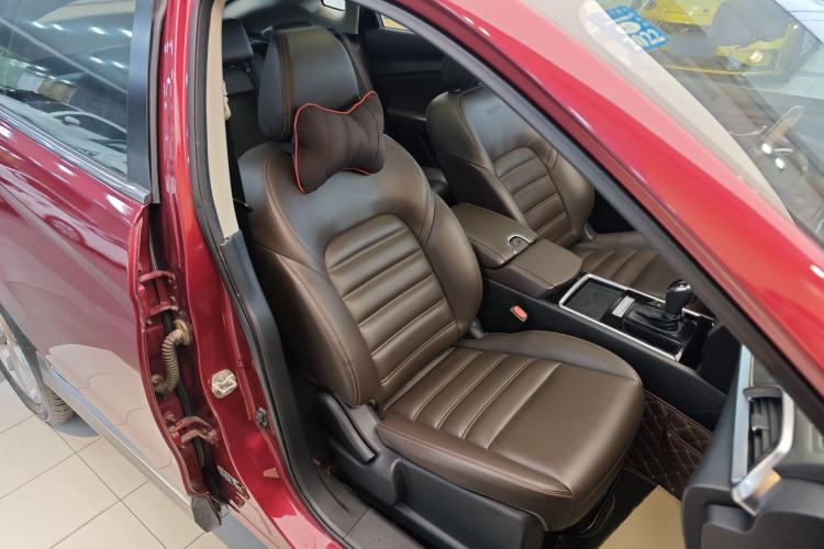 Used Venucia T90 2020 2.0L CVT Smart Connect & Smooth Drive Edition Right Front Seat