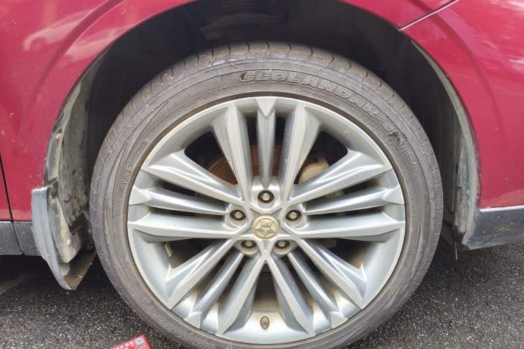 Used Venucia T90 2020 2.0L CVT Smart Connect & Drive Edition Right Front Wheel Hub