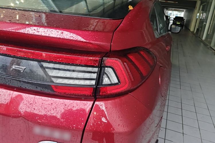 Used Venucia T90 2020 2.0L CVT Smart Connect & Smooth Drive Edition Right Rear Taillight