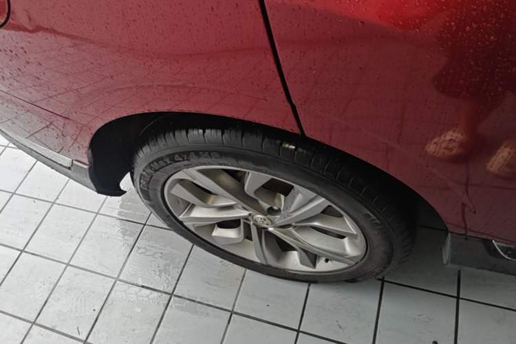 Used Venucia T90 2020 2.0L CVT Smart Connect & Smooth Drive Edition Right Rear Wheel Hub