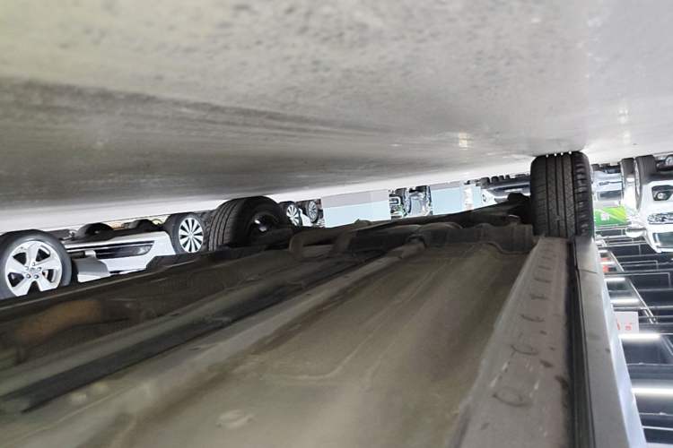 Used Venucia T90 2020 2.0L CVT Smart Connect & Smooth Drive Edition Right Side Sill