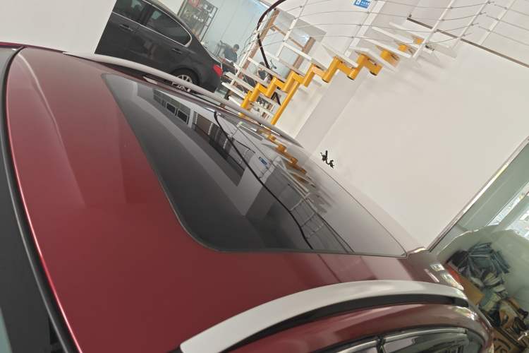 Used Venucia T90 2020 2.0L CVT Smart Connect & Smooth Drive Edition Roof