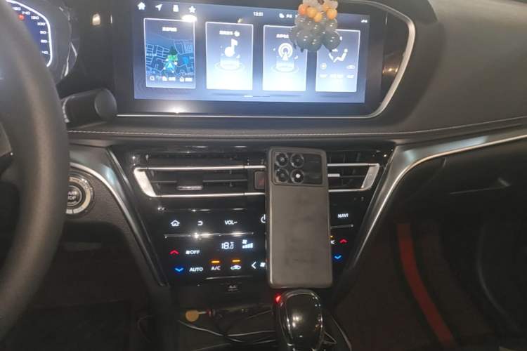 Used Venucia T90 2020 2.0L CVT Smart Connect & Smooth Drive Edition Audio And AC Panel