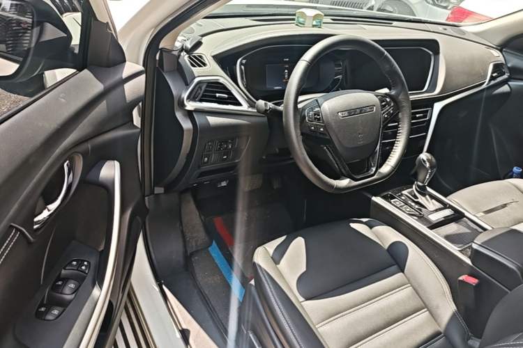 Used Venucia T90 2020 2.0L CVT Smart Connect & Smooth Drive Edition Driver Seat