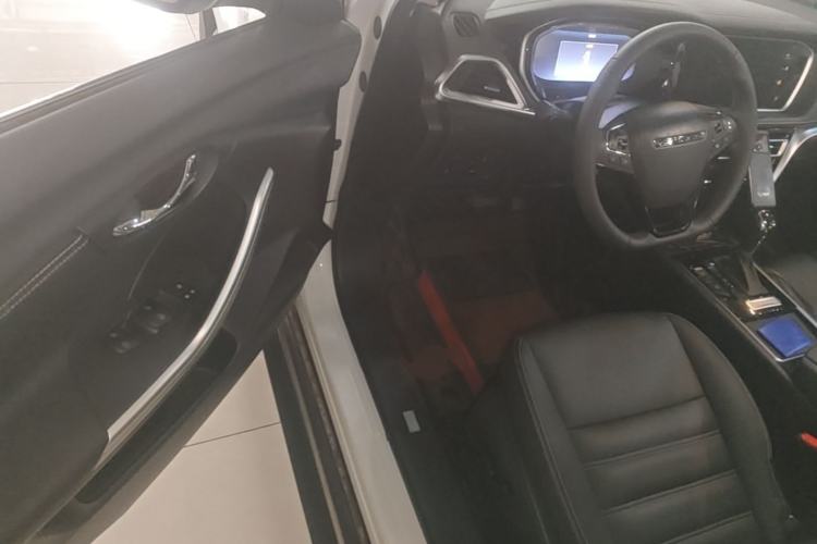 Used Venucia T90 2020 2.0L CVT Smart Connect & Smooth Drive Edition Driver Seat