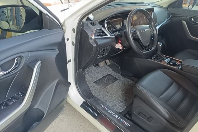 Used Venucia T90 2020 2.0L CVT Smart Connect & Smooth Drive Edition Driver Seat