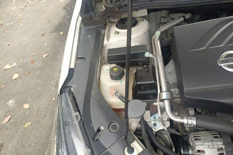 Used Venucia T90 2020 2.0L CVT Smart Connect & Smooth Drive Edition Engine Bay Right