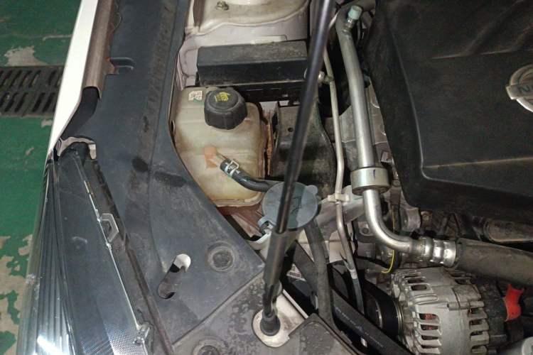 Used Venucia T90 2020 2.0L CVT Smart Connect & Smooth Drive Edition Engine Bay Right
